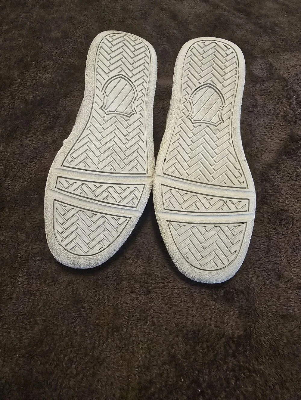 K-Swiss Women's White Leather Sneakers with Embroidered Shield Size 8M - Picture 4 of 8